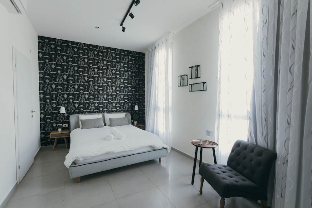 Deluxe Double Room Single Use photo 3