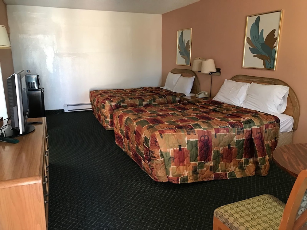 Executive Double Room Single Use, 2 Queen Beds, Courtyard View, Courtyard Area photo 1