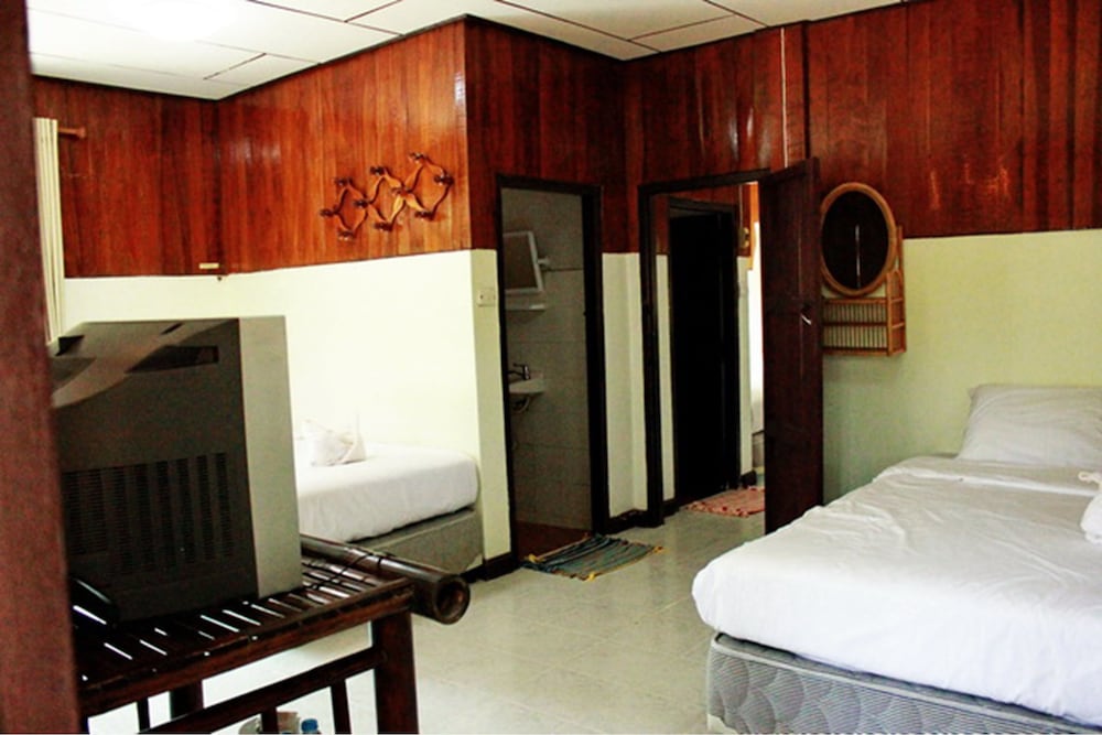 Family Quadruple Room, 1 Bedroom, Non Smoking, Garden View photo 2