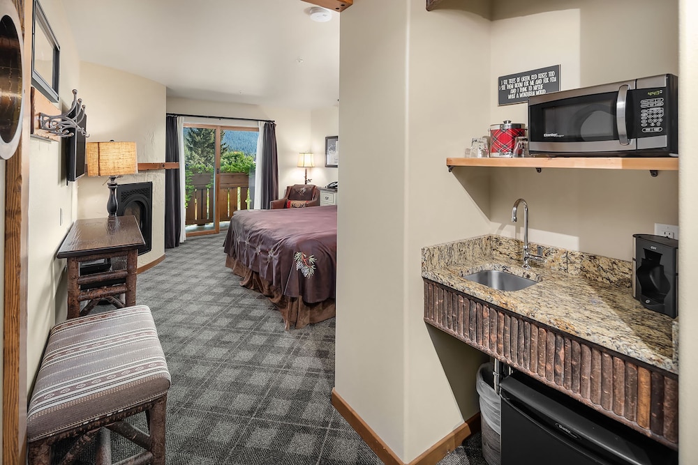 Room, 1 King Bed, Accessible, Fireplace photo 2