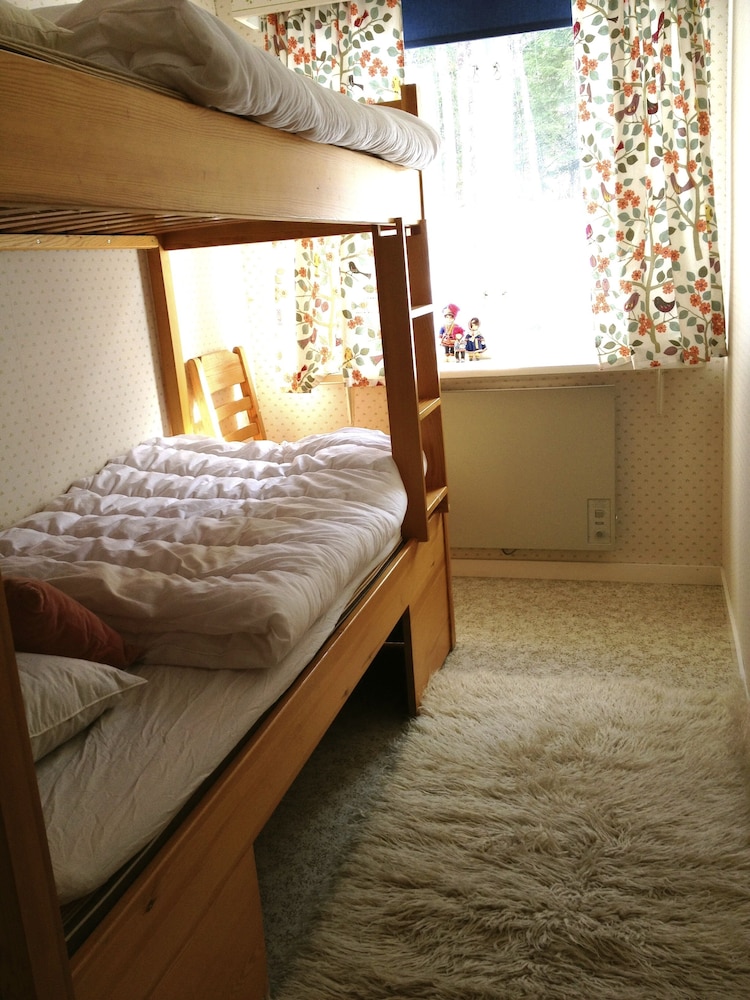 Traditional Cottage, 4 Bedrooms, Mountain View photo 3
