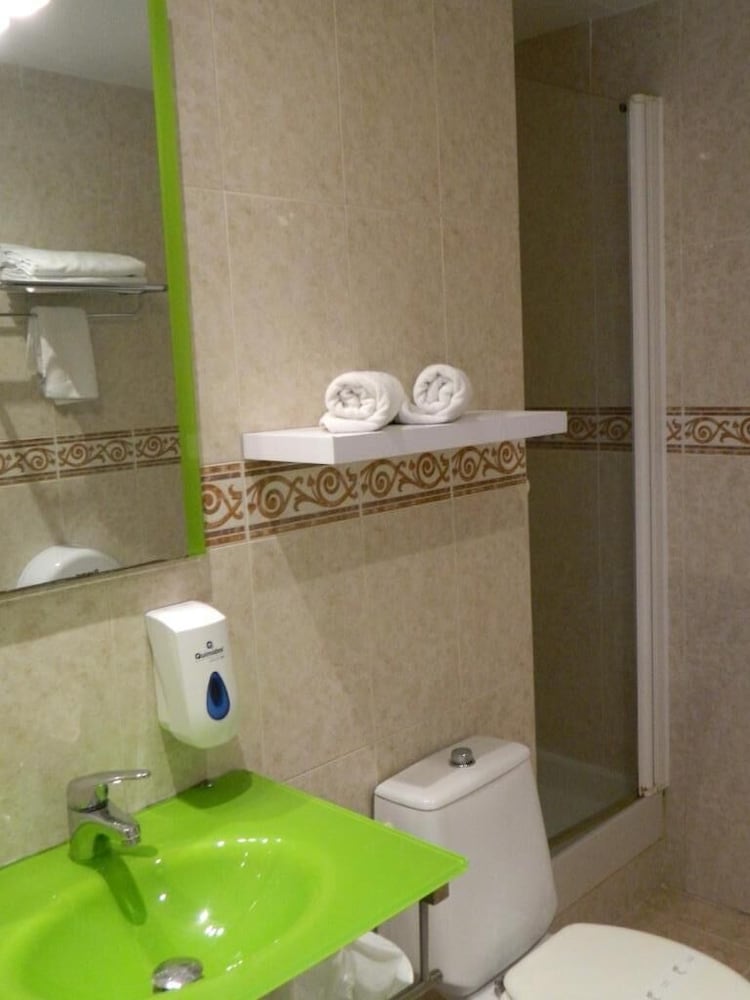Twin Room (Big) photo 2