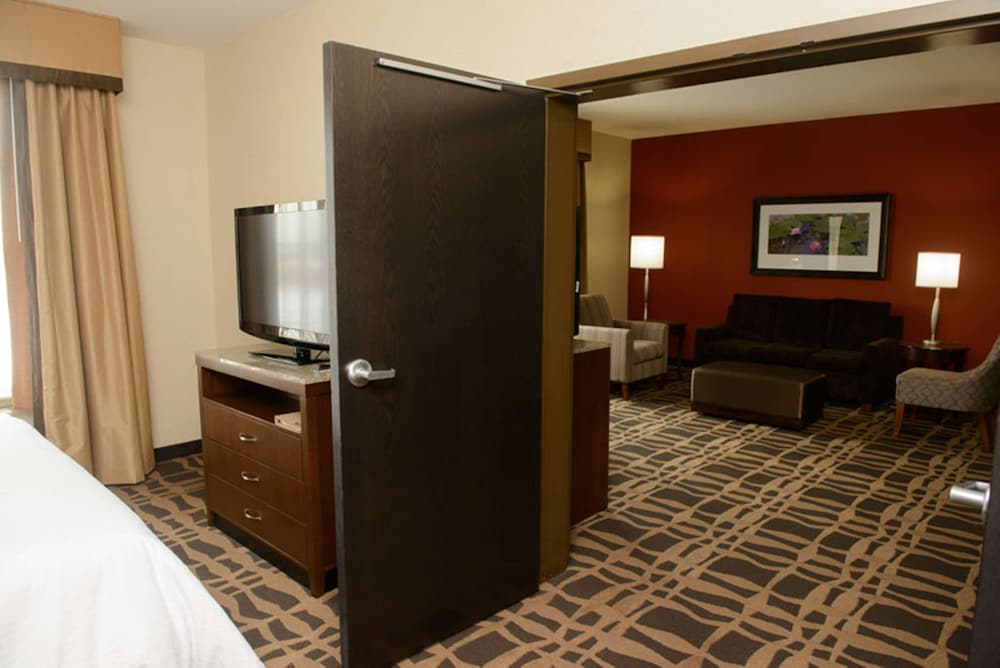 King 2 Room Larger Suite photo 1