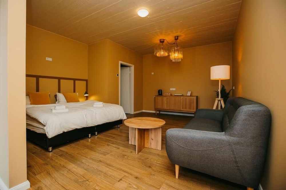 Basic Double or Twin Room, 2 Twin Beds, Mountain View, Ground Floor photo 2