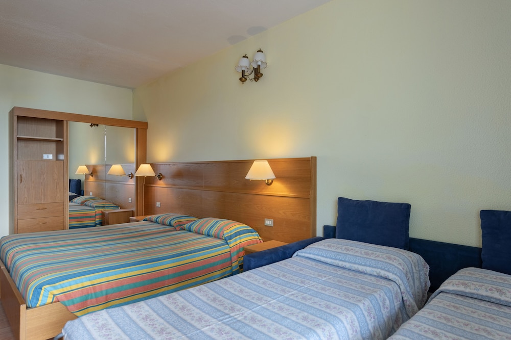 Standard Quadruple Room - Photo 3