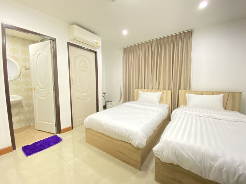 Superior Room, 2 Twin Beds, Non Smoking photo 3