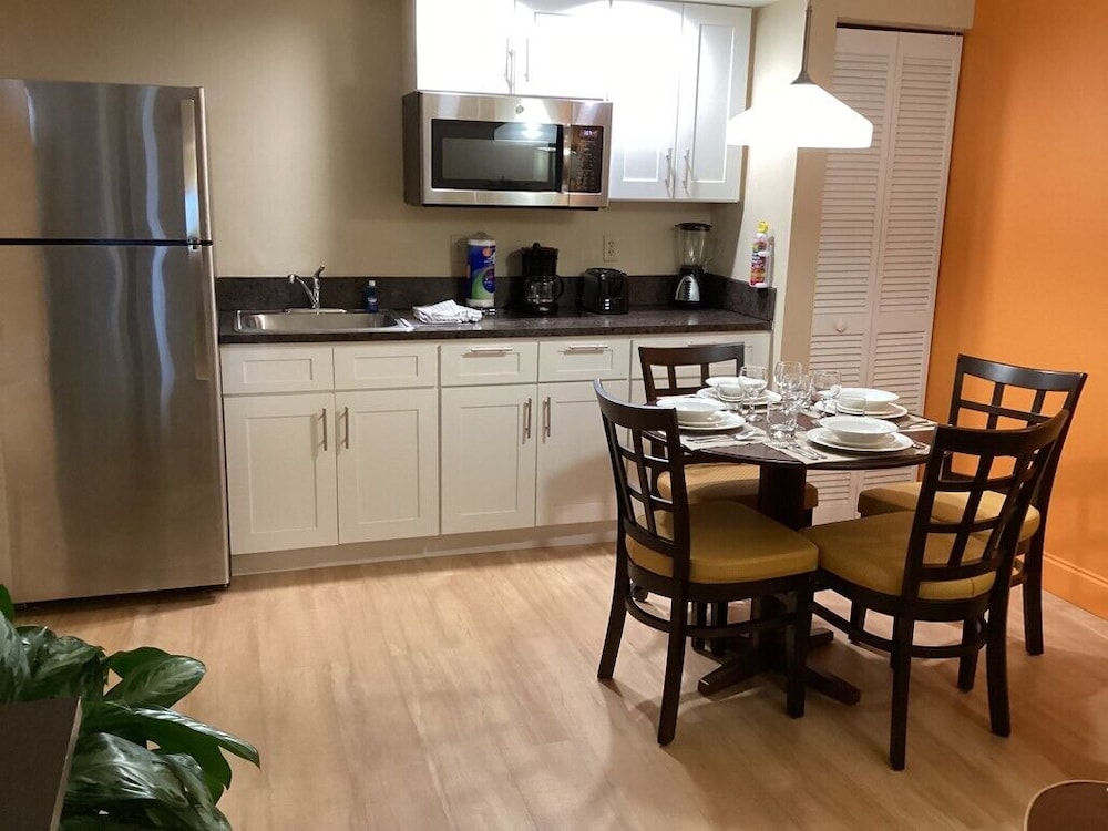 Two Bedroom Suite - Photo 11