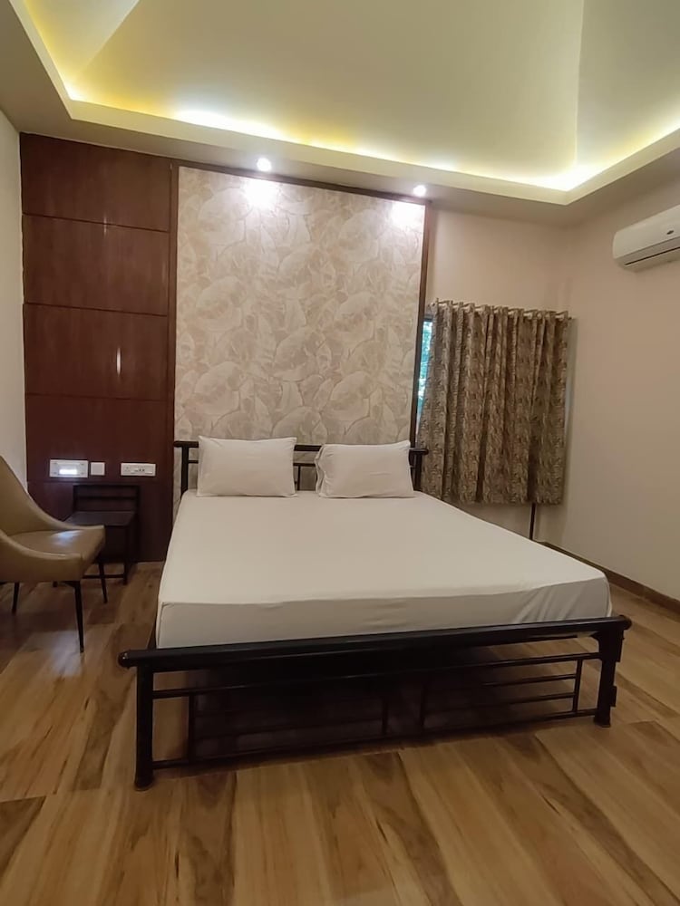 Deluxe Double Room photo 3