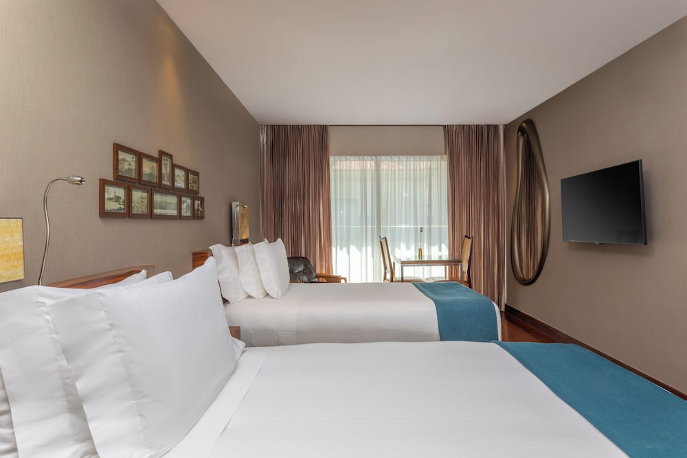 Superior Room, 2 Twin Beds, Courtyard View