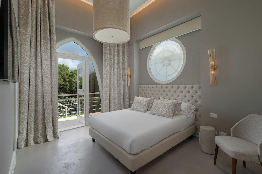 Deluxe Double Room, 1 Double Bed, Annex Building - Photo 2