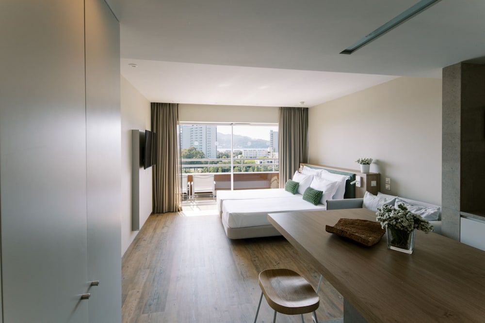 Studio, Sea View - Photo 1