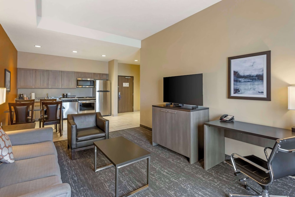 Standard Room, 2 Queen Beds, Non Smoking, Balcony (Pet Friendly;with Sofabed) photo 3