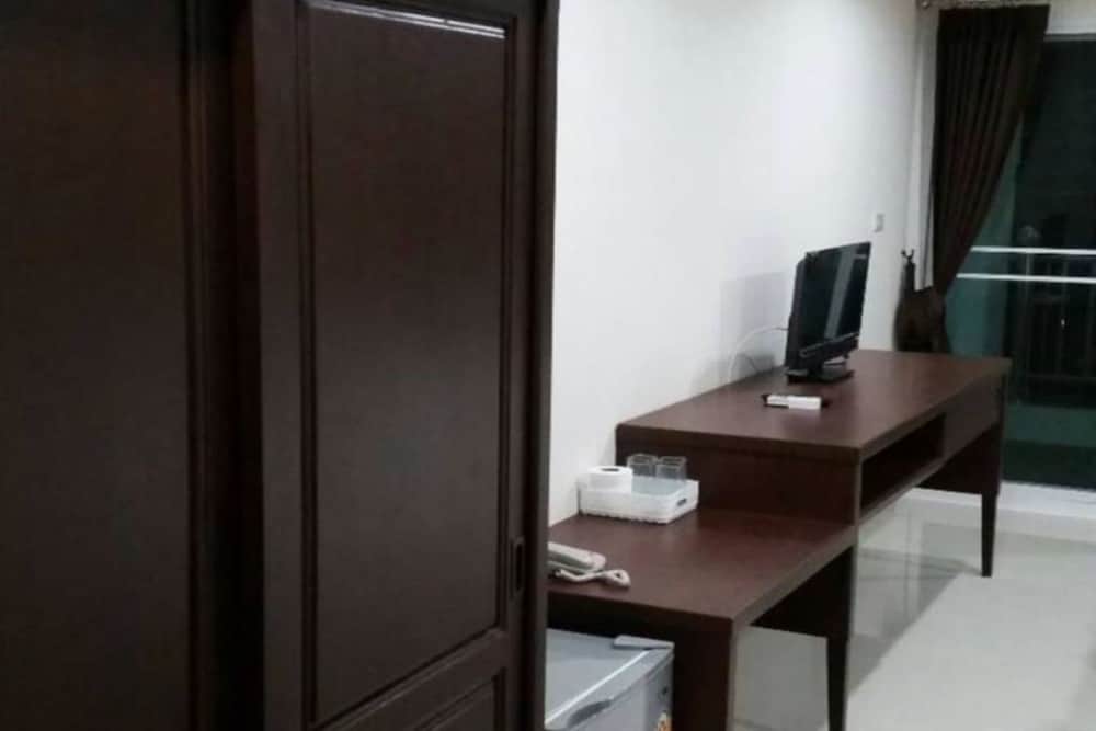 Premier Twin Room photo 3