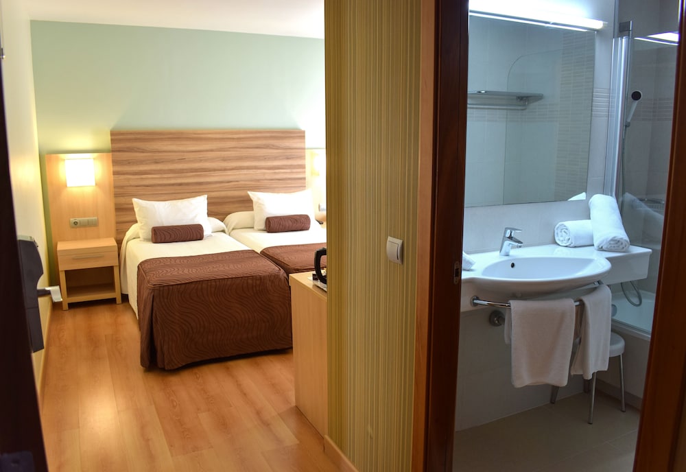 Standard Double or Twin Room, Balcony