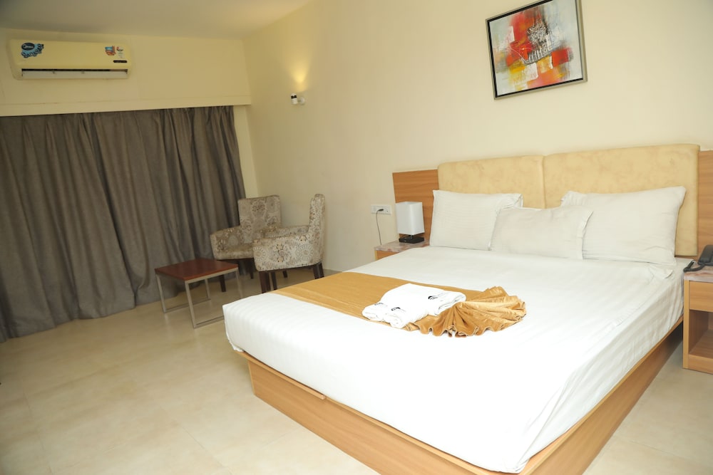 Superior Single Room, Balcony, Garden View
