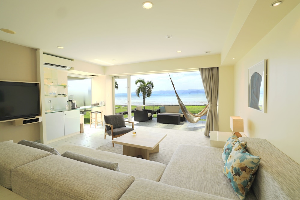 Ocean View Suite - Photo 4