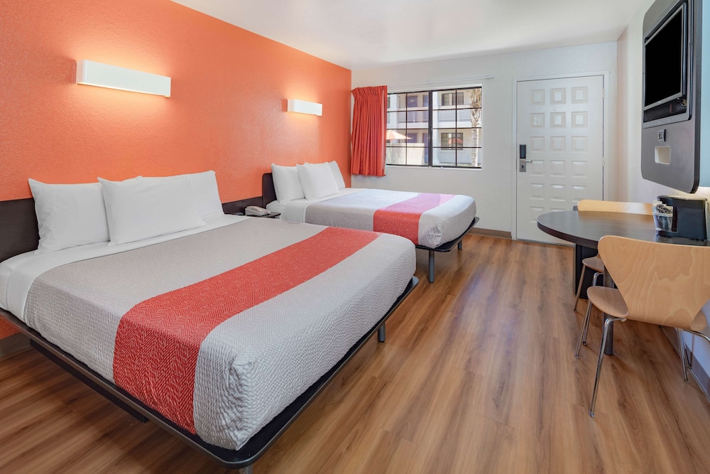 Deluxe Room, 2 Queen Beds, Non Smoking, Refrigerator & Microwave
