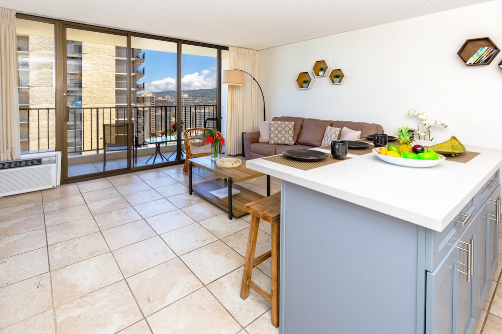 High Floor Ocean View Condo w/ 2 Beds and Parking: Family Condo, 1 Bedroom, Air conditioning, Ocean View (0062) photo