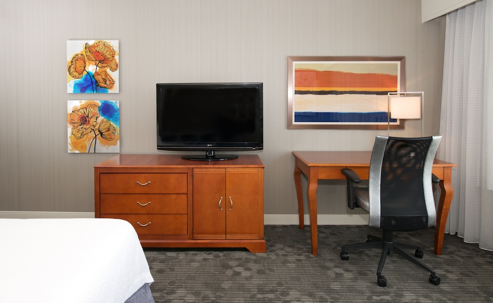 Deluxe Room, 1 King Bed - Photo 2