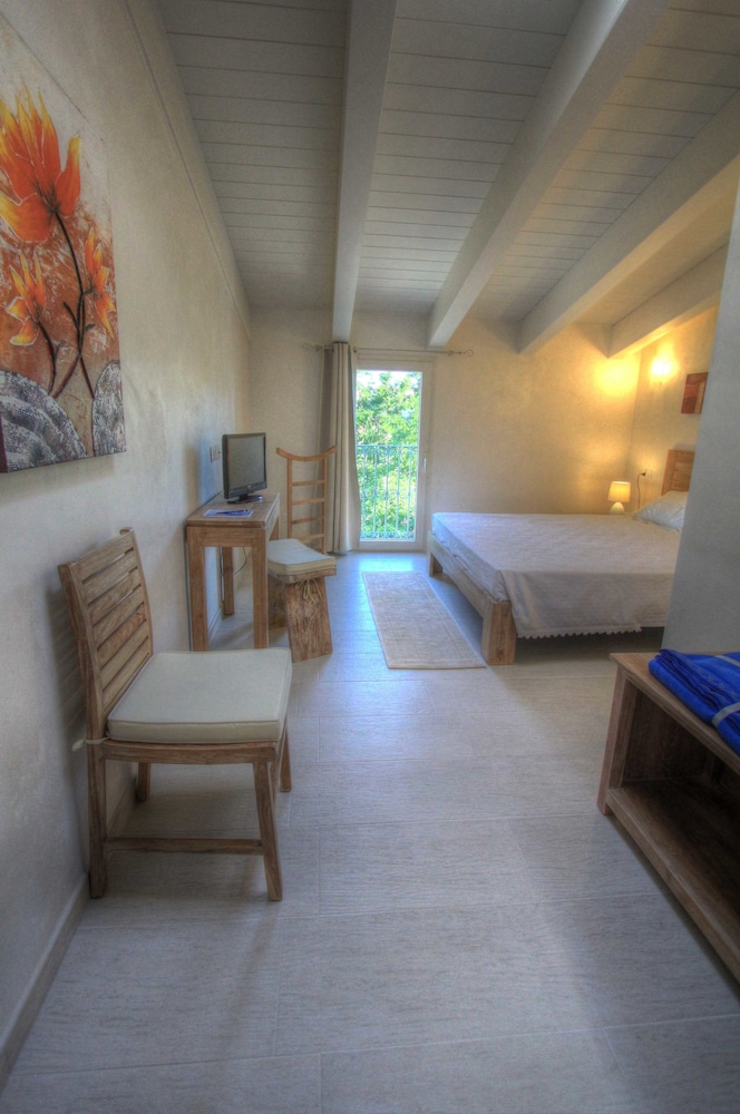 Comfort Room, City View photo 3