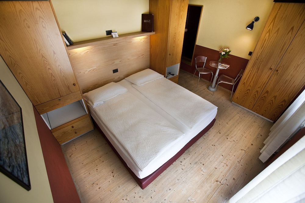 Double Or Twin Room, Balcony, Pool View (Vista Giardino Frontale) photo 2