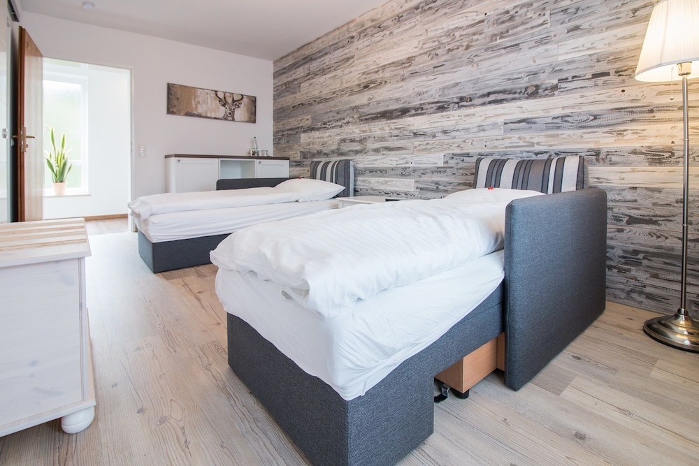 Suite, 1 Bedroom photo 2