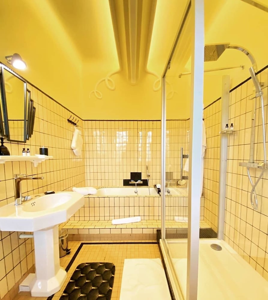 Deluxe Double Room, Private Bathroom, Canal View (Chambre 3) - Photo 2