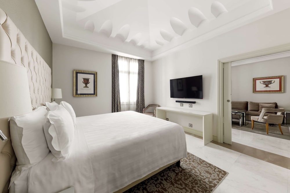 Suite (Costantino) thumbnail 5