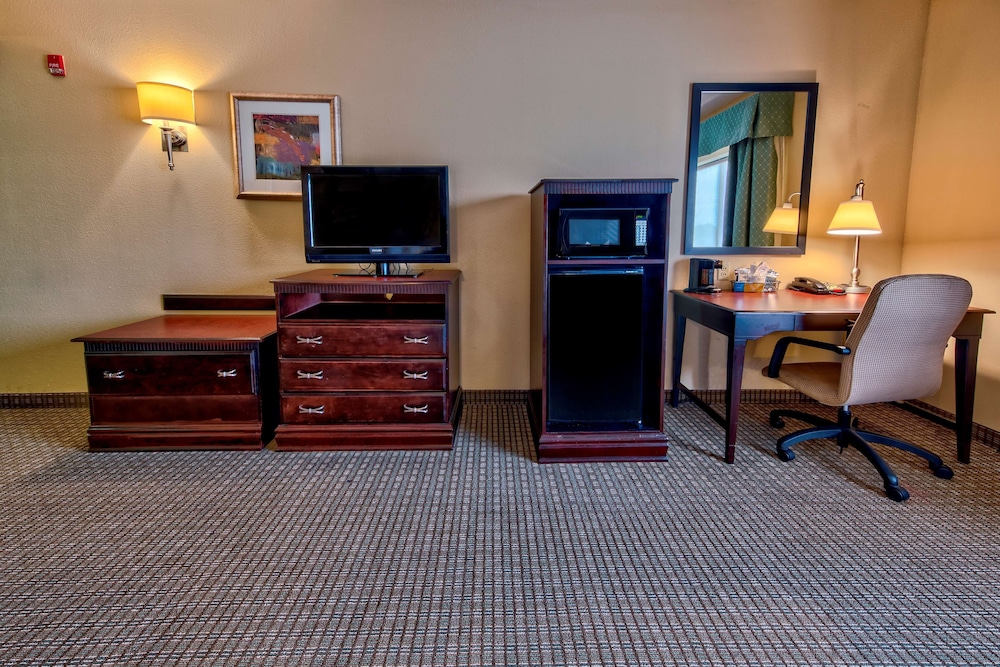 Standard Room, 2 Queen Beds, Accessible - Photo 2