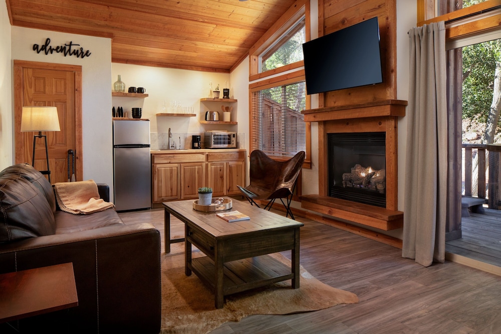 Riverside King Cabin, Cabin with a view, 1 King, Sofa bed photo 1
