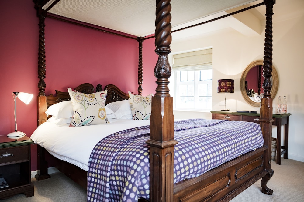 Superior Four Poster Room photo 3