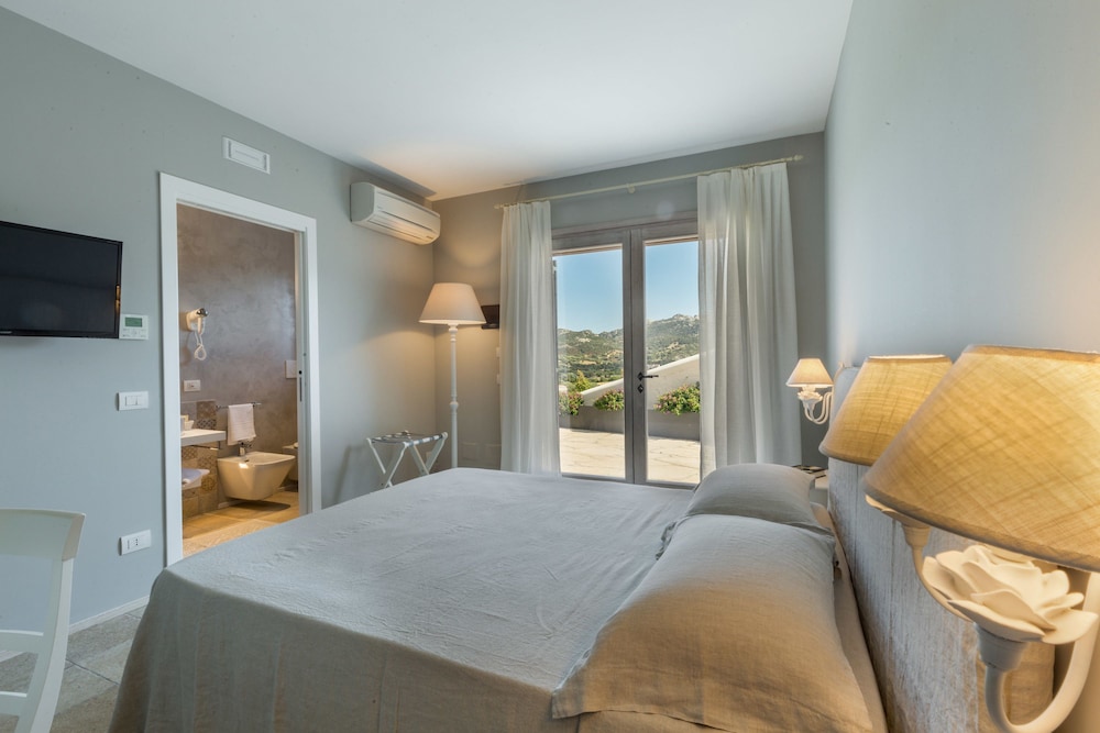 Superior Double Room, Vineyard View photo 2
