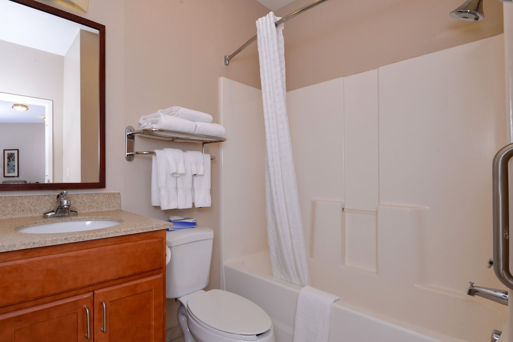 Suite, 1 Bedroom - Photo 7