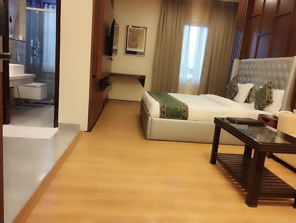 Premium Room - Photo 10