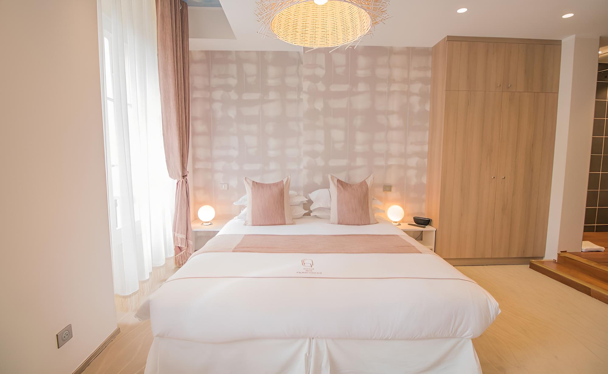 Double Room, City View (Marronnier)