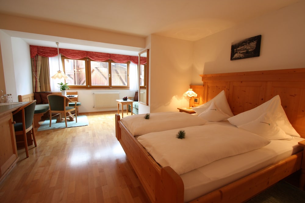 Standard Room (Latemar) photo 2