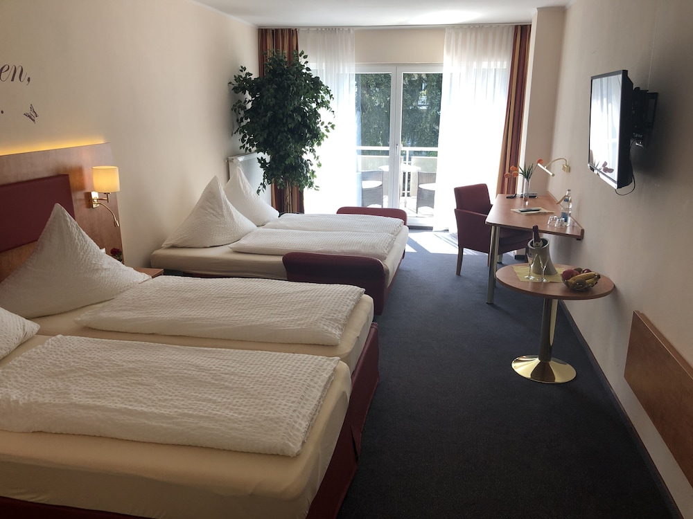 Comfort Quadruple Room, Balcony photo 1