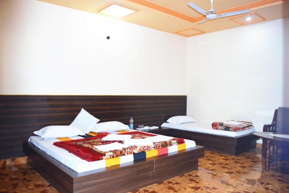 Deluxe Room - Photo 9