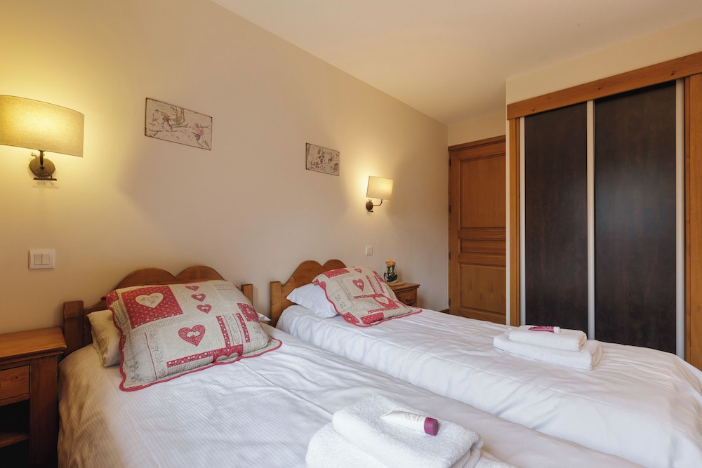 Family Apartment, Multiple Bedrooms (Vallorcine Balme 01 Ski In Ski Out) Family Apartment, Multiple Bedrooms (Vallorcine Balme 01 Ski In Ski Out)