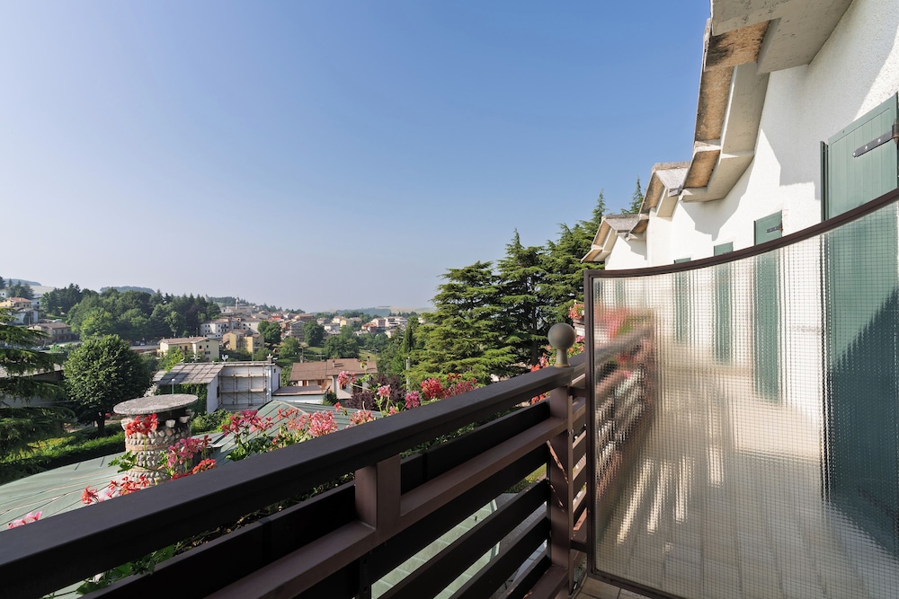 Double or Twin Room, 1 Queen Bed, Balcony photo 3