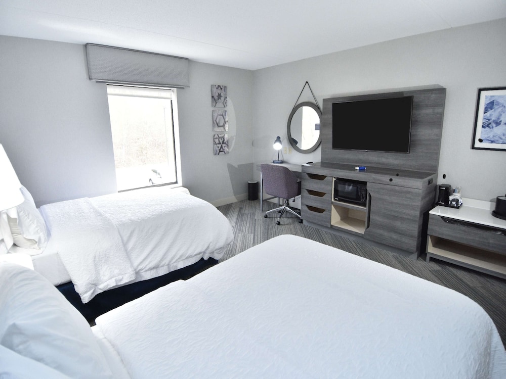 Room, 2 Double Beds, Accessible, Bathtub photo 1