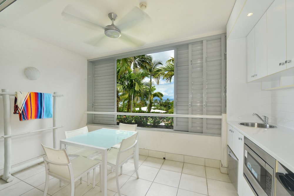 Tropical 1 Bedroom Apartment photo 3