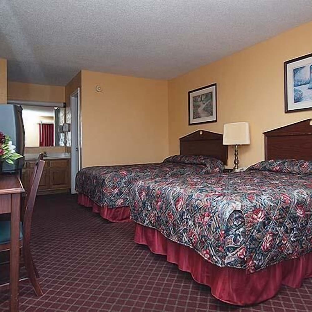 Two Double Beds, Non-Smoking photo 2