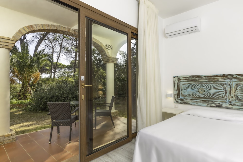 Superior Double Room (Ibiscus) - Photo 13