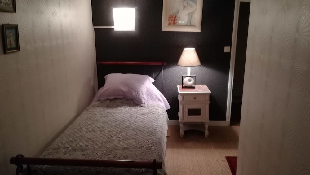 House, Multiple Beds photo 2