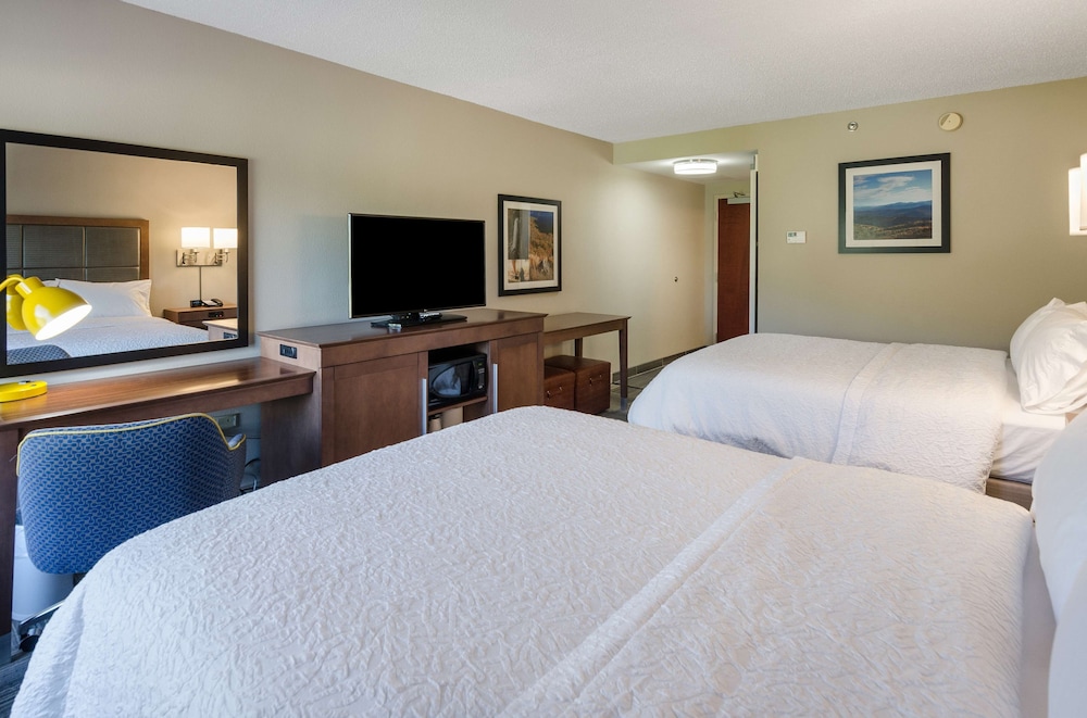 Room, 2 Queen Beds, Accessible, Non Smoking (Hearing & Rollin Shower)