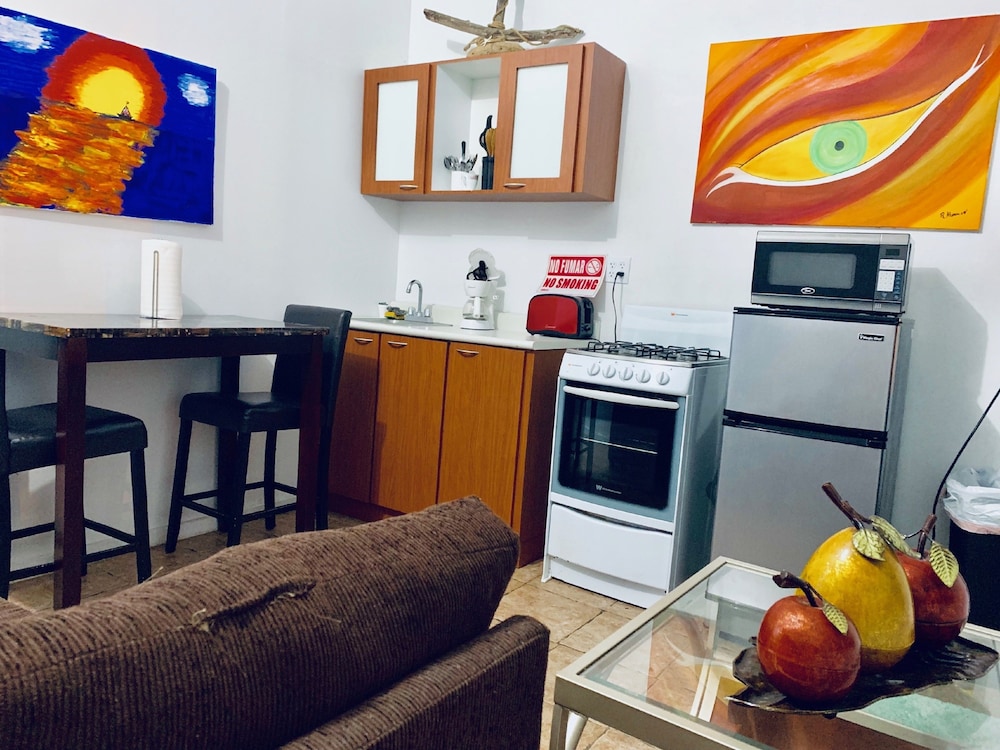 VA 104 Standard Villa / Kitchen / 1 Full and 1 Twin Size beds, Ocean Front Property