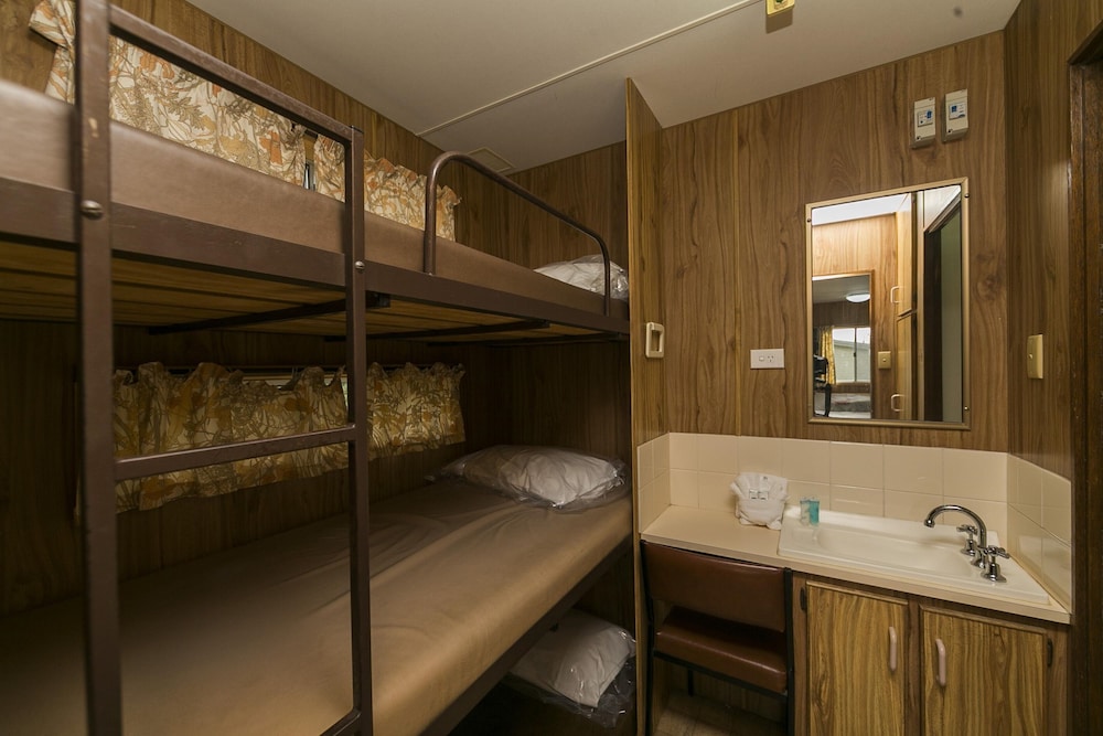 Economy Cabin - Sleeps 4 photo 1