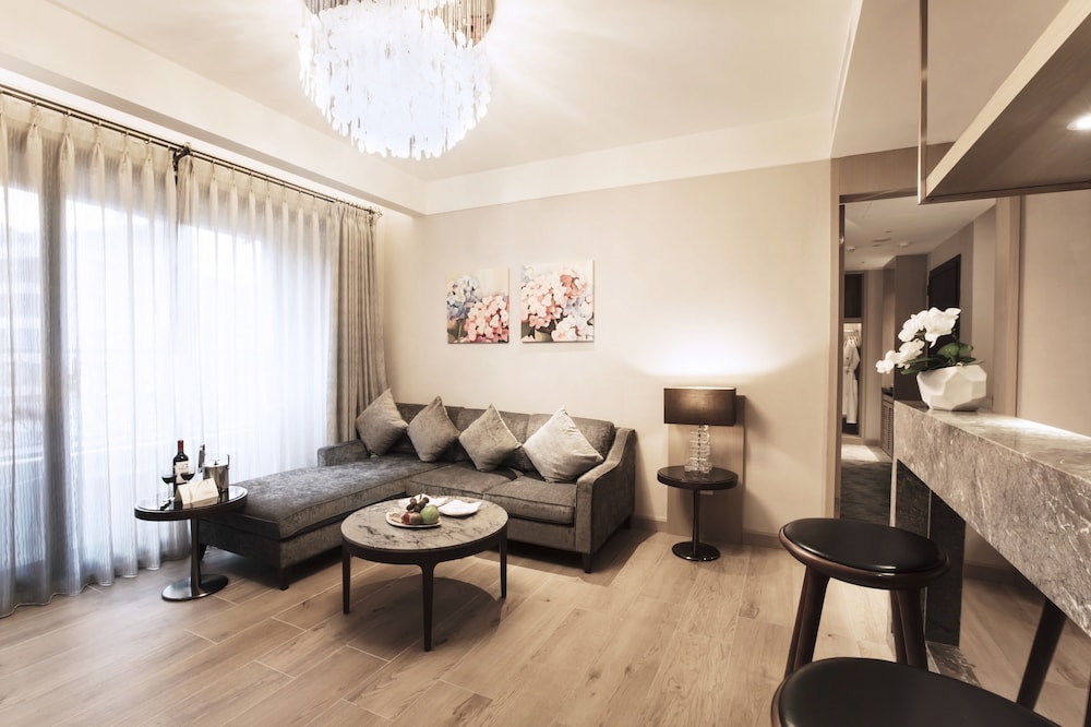 Deluxe Suite, 2 Bedrooms (Muslim Friendly)