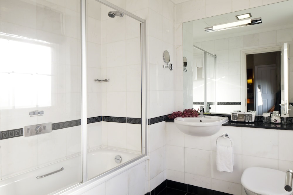 Deluxe Studio with Kitchenette photo 2